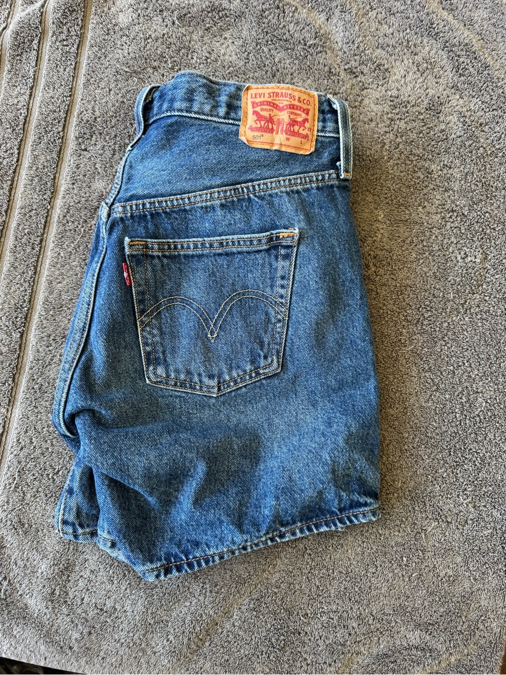 Levi's 501 Blue Button-Fly Denim Shorts-size W28 - Picture 8 of 9